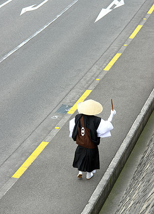 托鉢僧