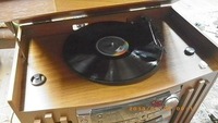 レコードを聴きながら