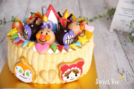 Sweet Bee 香川県 高松市 アイシングクッキー ケーキポップス カップケーキ フラワーケーキ スイーツデコレーション教室 販売 アンパンマンケーキ色々