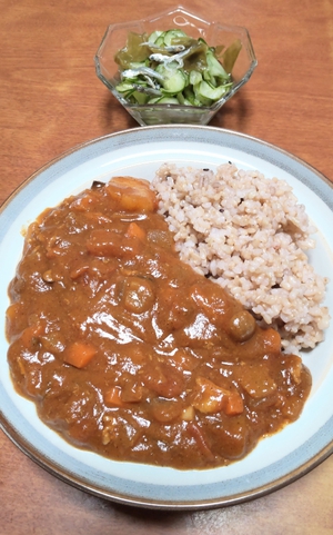 お昼はカレー