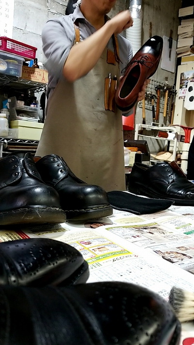 愛を込めて靴を磨こう！　　by ハマノ製靴所