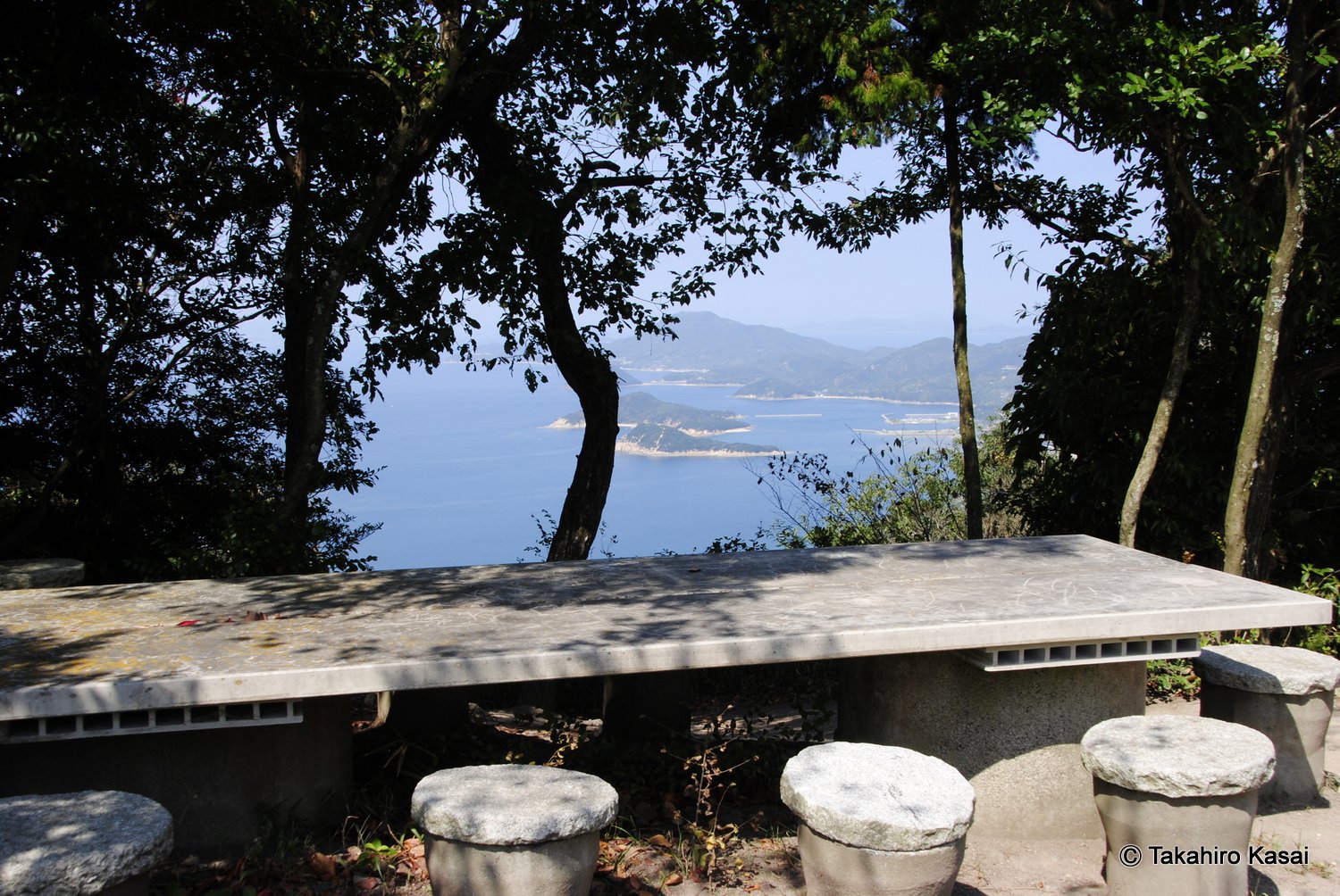 令和元年１０月｜木々の間から（観音寺市、磐座［稲積山展望台］）