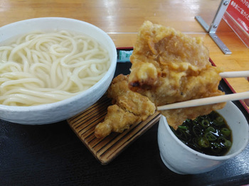 空海房とり天釜揚げうどん