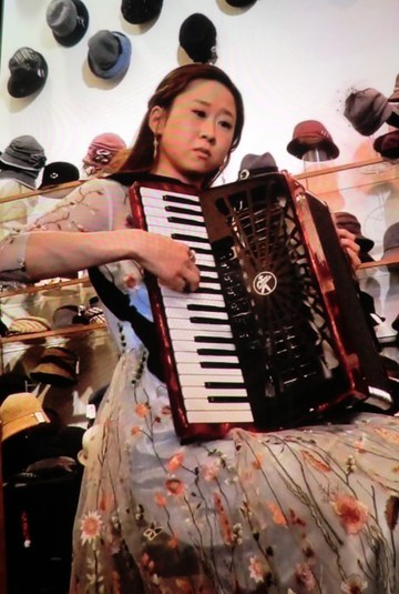 　　　ライブ・・・・