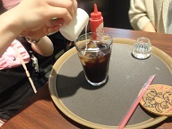 メイドカフェやで！