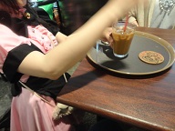 メイドカフェやで！