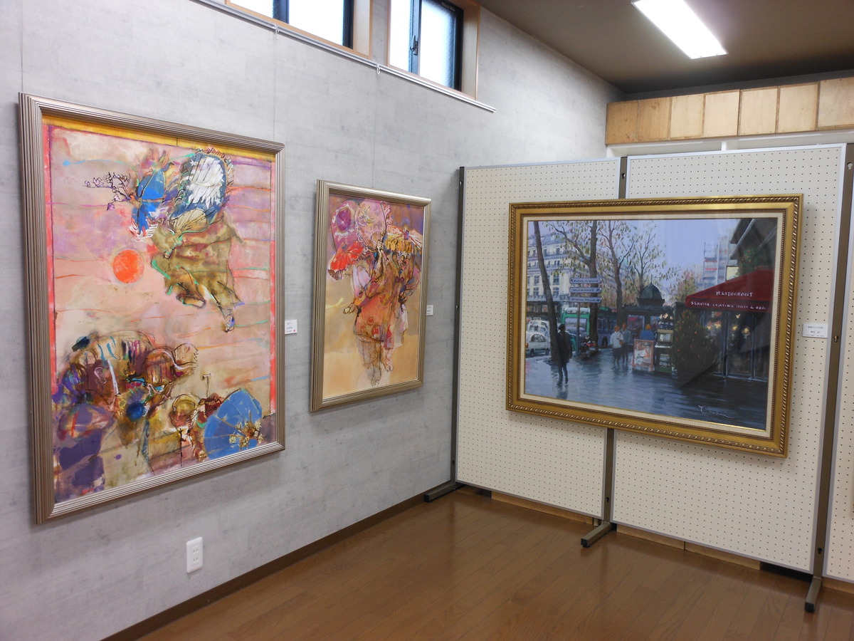 洋画を専門に県内で活躍する６人の展示