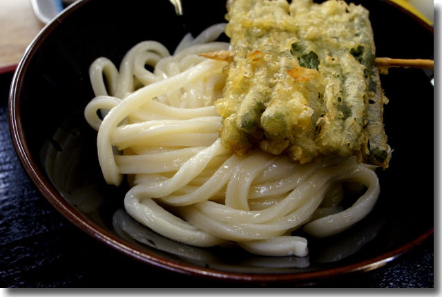 ぬるういんの醤油うどん