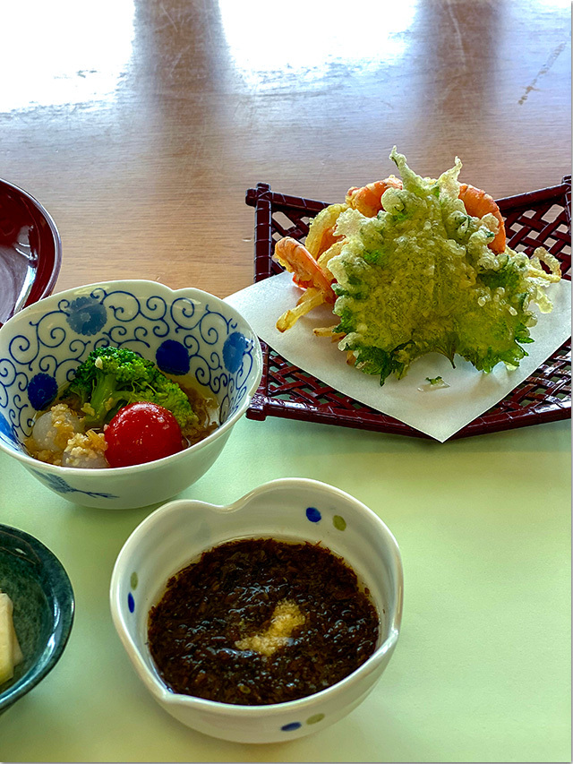 宿坊いろは会館で食べる宮川のうどん