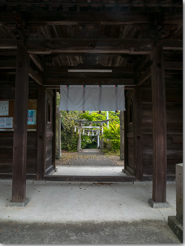 カフェジャルダンと藤尾神社