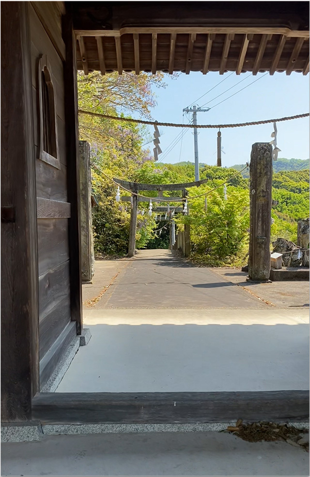 カフェジャルダンと藤尾神社