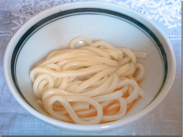 おか泉 半生うどん