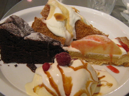 ＭＯＲＩＭＡＲＩ　ＣＡＦＥにて