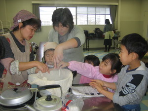 屋島ブロック活動春の香りよもぎもち作り