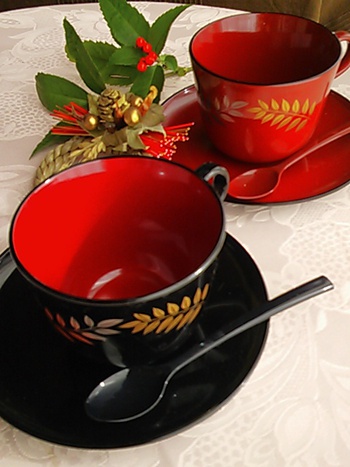 コーヒーカップは香川の漆器♪
