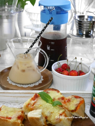 ピザトーストと水出しコーヒーカフェオレ