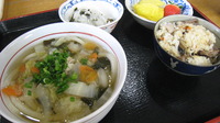椿の昼食
