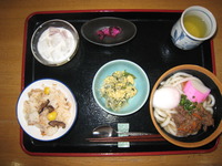 うどんは別腹(^_-)-☆