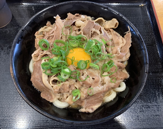 うつ海うどん（肉釜玉ぶっかけ）
