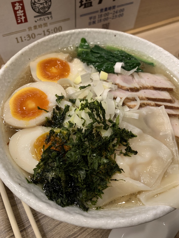 塩ラー商会（塩ラーメン＋押し寿司）