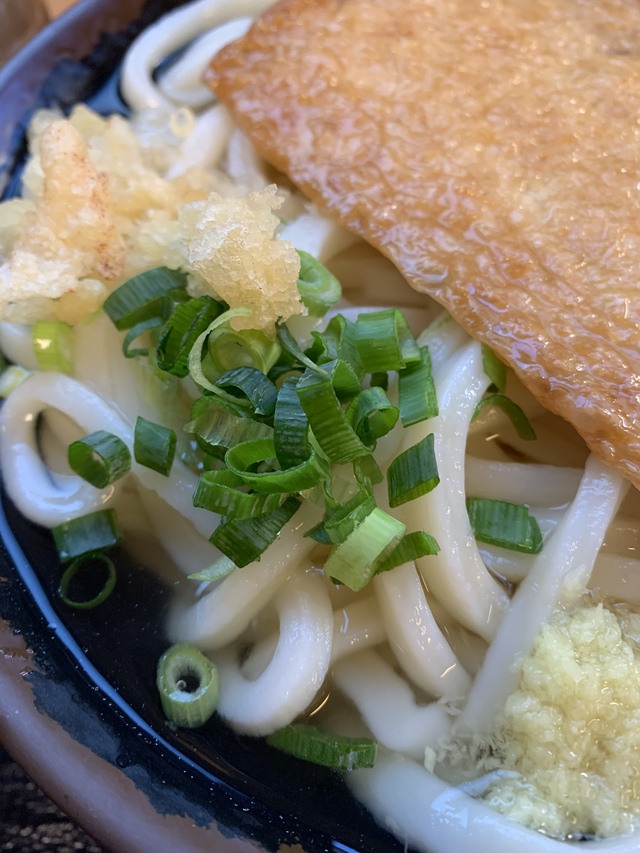 手打十段 うどんバカ一代（かけうどん＋きつね）