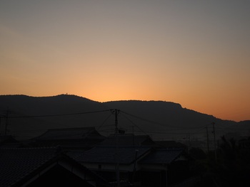 島の朝は晴れ