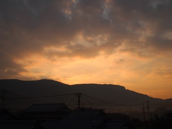 島の朝は晴れ