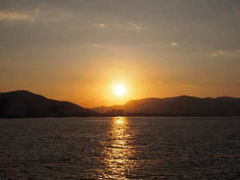 夕陽が眩しかった