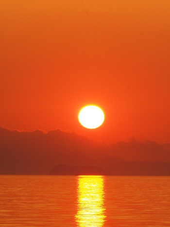 朝陽と潮風を浴びて