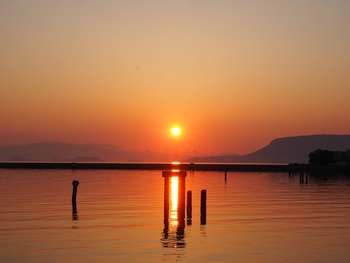 朝陽と潮風を浴びて