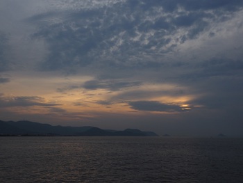 夕方の空は曇り