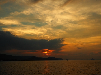 真っ赤に染まった空