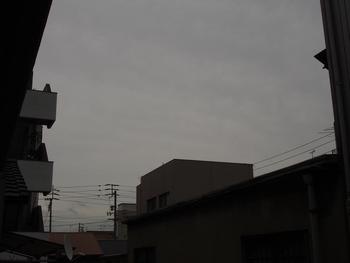 傘は忘れずに