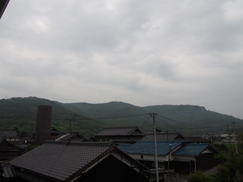 今朝は、曇り空