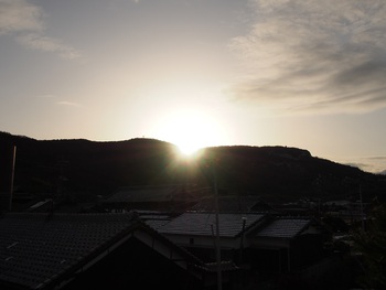 島の朝は、晴れ