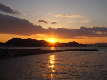 島からの夕方の空