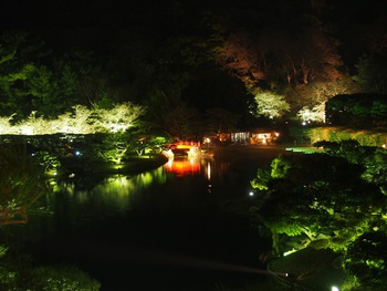 夜の栗林公園