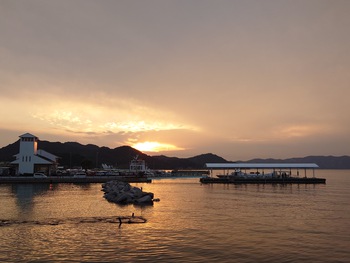島での夕方の散歩