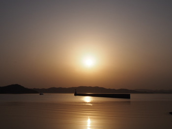 島の夕方の風景
