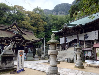 八栗さんお朔日参り