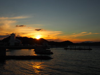 久々の島からの夕方の空