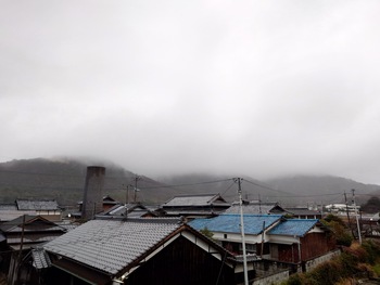 新しい一週間は雨スタート