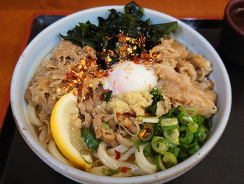 週明けのお昼はうどん