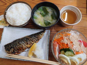 焼き魚（塩サバ）定食
