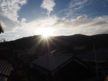 島の朝は快晴