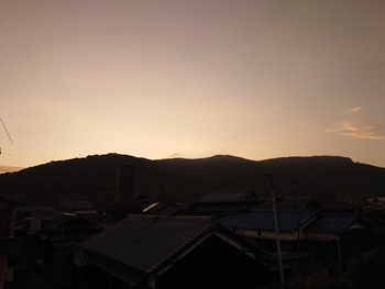 島の朝は快晴