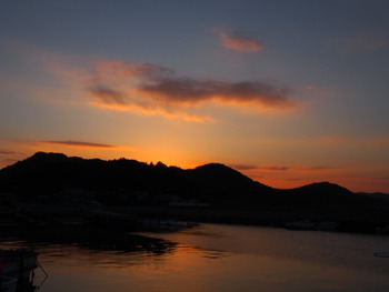 島の夕方の風景