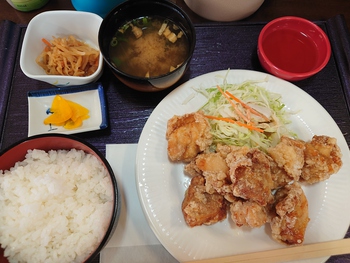 今日も、唐揚げ定食