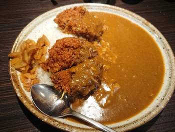 牛メンチカツカレー