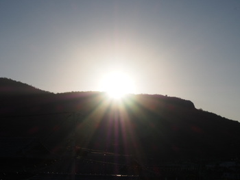 島の朝は快晴